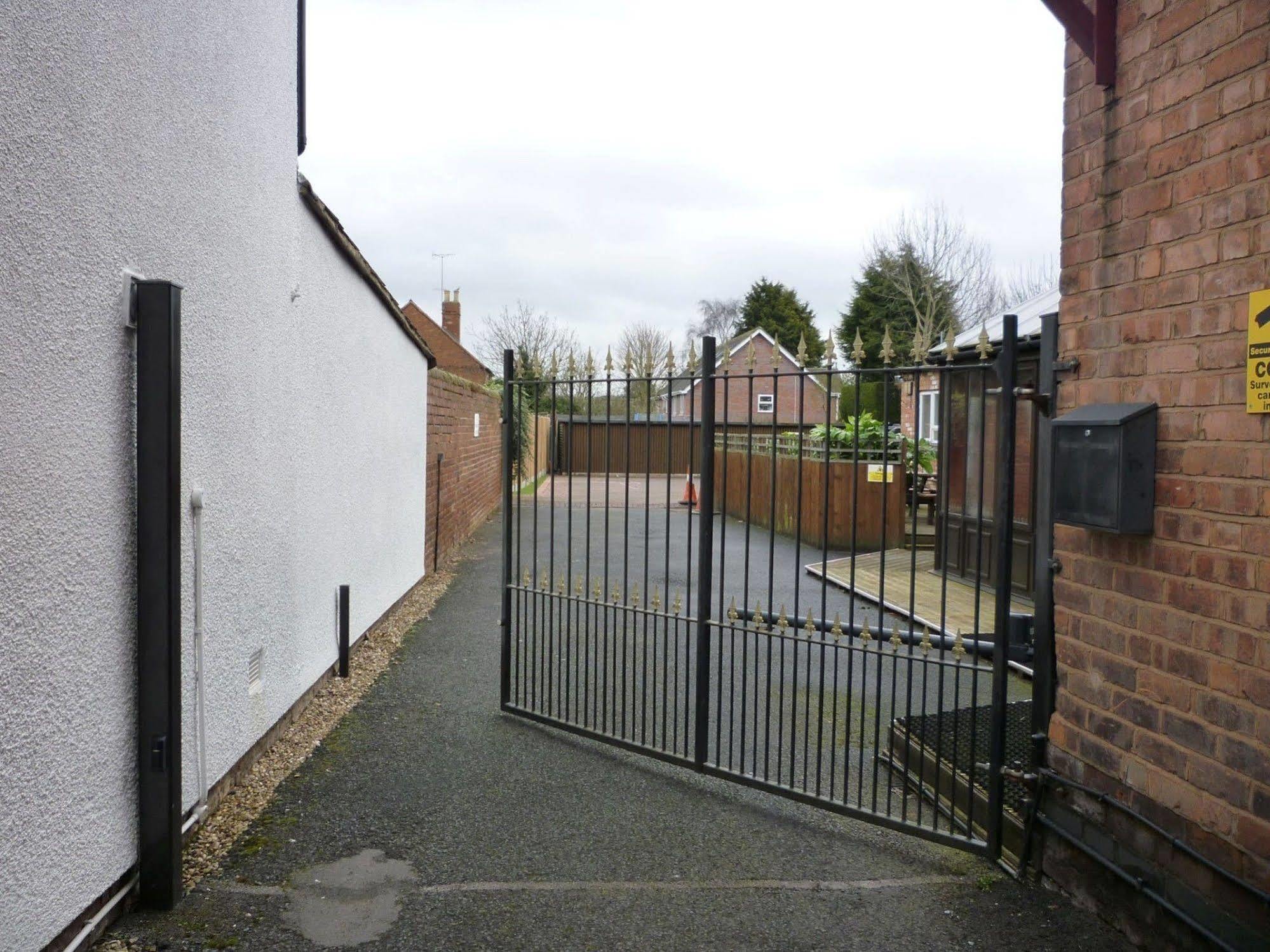 Victoria Villa Bed And Breakfast Stourport-on-Severn Exterior photo